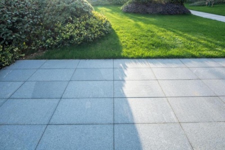 Les &eacute;tapes essentielles pour r&eacute;ussir la pose de dalles